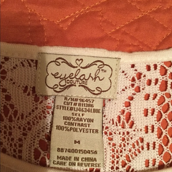 Gorgeous Cream Lace Back High-Low Design Top - Picture 7 of 8